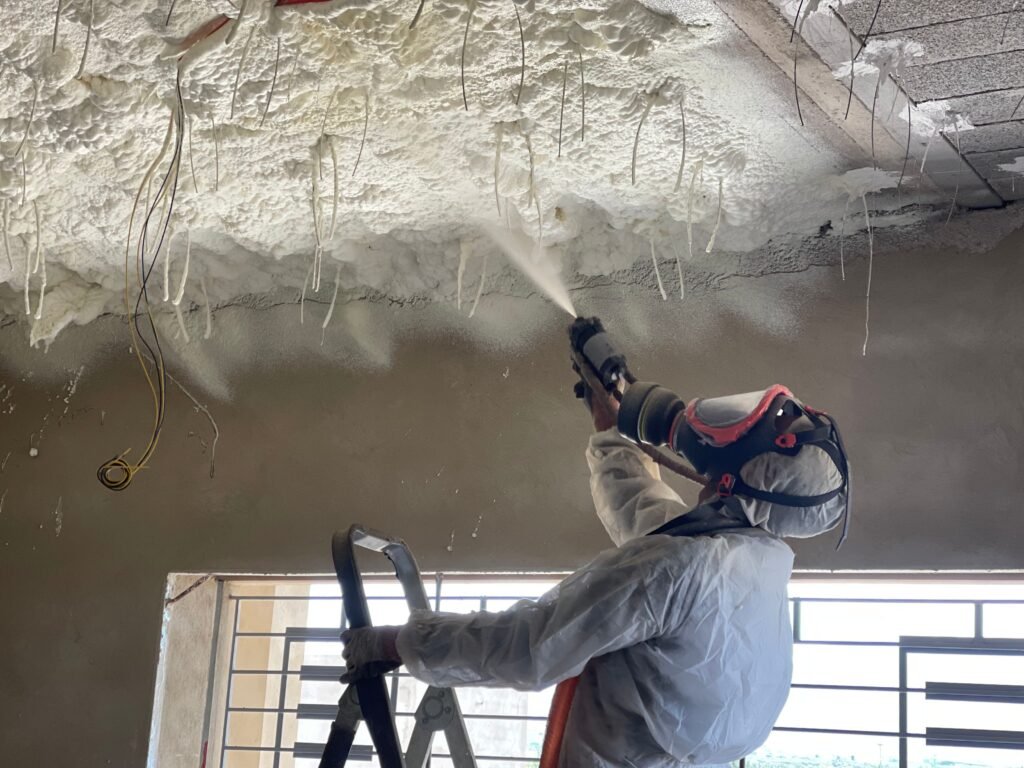 L'installation de la mousse PU
